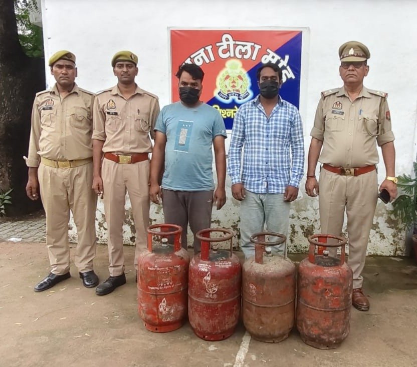 Tila Mor Police Arrests Two Accused for Stealing Gas Cylinders IMAGE CREDIT TO POLICE