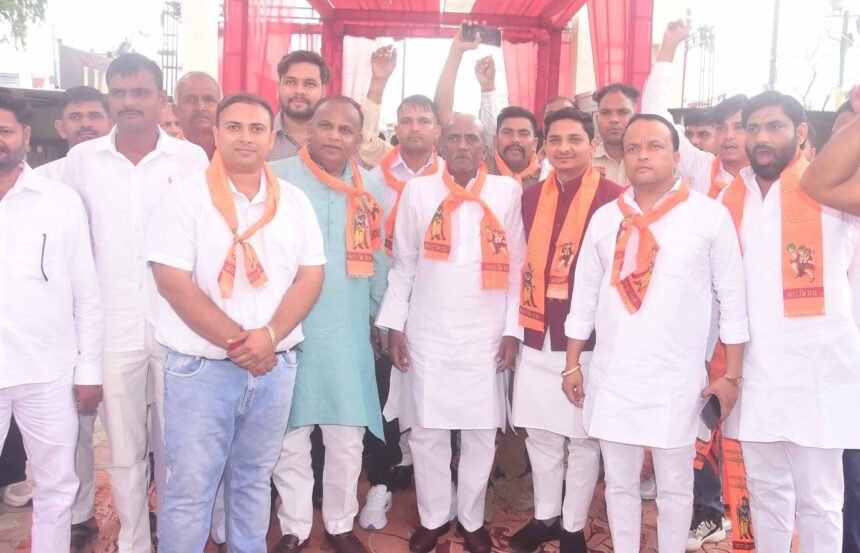 Captain Yogesh Bairagi Honored After Being Appointed Chairman of Haryana Social Welfare Board IMAGE CREDIT TO रिपोर्टर