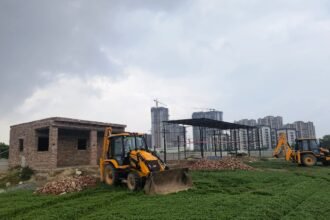 GDA Takes Strict Action in Shahpur Bamheta: Illegal Constructions Spread Over 5,000 and 1,000 Square Metres Demolished IMAGE CREDIT TO प्राधिकरण