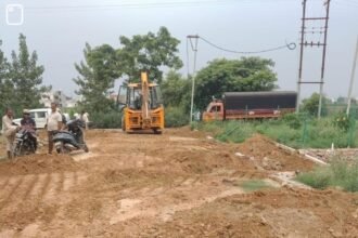 Illegal Plotting in Ghaziabad Faces GDA Bulldozer: Illegal Colony Being Developed Across 4,000 Square Meters on Shahpur Road Demolished IMAGE CREDIT TO: प्राधिकरण