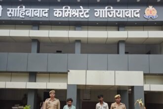 Sahibabad Police Arrests 2 Accused Involved in Scooty Theft IMAGE CREDIT TO पुलिस