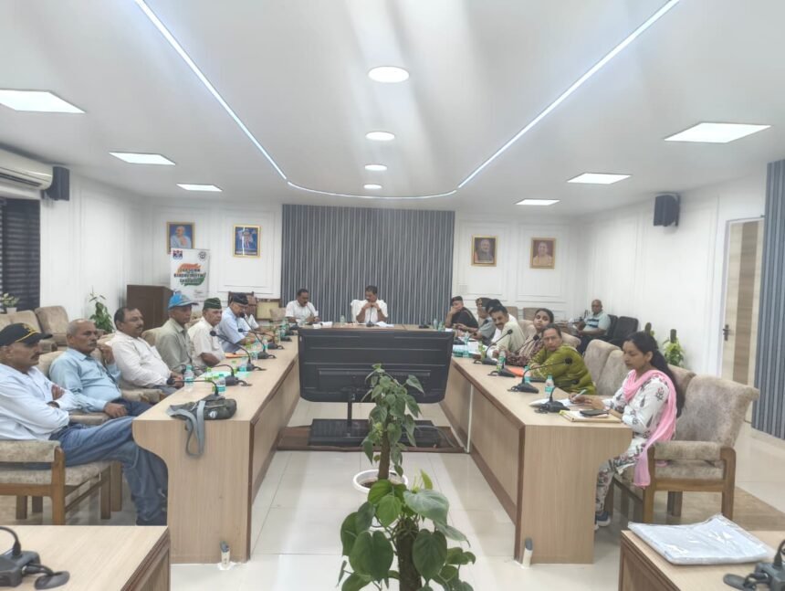 District Sainik Bandhu Meeting Held Under the Chairmanship of City Magistrate Satish Chandra Tripathi IMAGE CREDIT TO सूचना विभाग