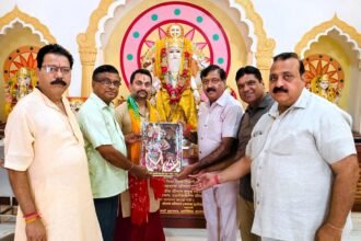 BJP’s Special Campaign on Guru Purnima, Priests Honoured at Temples to Uphold Tradition IMAGE CREDIT TO रिपोर्टर
