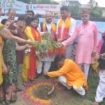 Ashoka Saplings Planted in Ward 51 of Pratap Vihar Under 'Ek Ped Maa Ke Naam' Campaign, Chief Guest Yatendra Sharma Gives Message of Environmental Conservation IMAGE CREDIT TO भाजपा