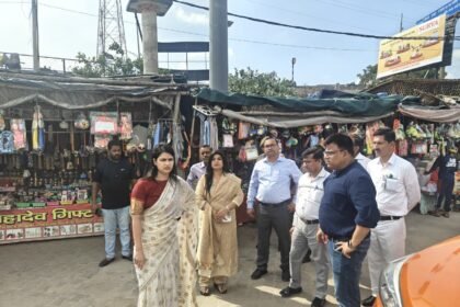 Instructions Issued to Finalize Preparations for Kanwar Yatra, District Magistrate Reinspects Ganga Ghat IMAGE CREDIT TO सूचना विभा