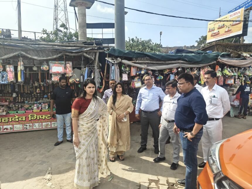 Instructions Issued to Finalize Preparations for Kanwar Yatra, District Magistrate Reinspects Ganga Ghat IMAGE CREDIT TO सूचना विभा