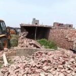 Ghaziabad: GDA Takes Major Action, Bulldozers Deployed Against Illegal Colony Being Developed Across 20,000 Square Metres in Loni IMAGE CREDIT TO प्राधिकरण