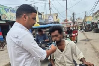 Bijnor Police Takes Strict Action Against Repeat Traffic Violators, Process Initiated for Registration Suspension of 7,170 Vehicles and Suspension of 185 Driving Licenses Image Credit: पुलिस