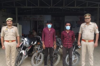 Wave City Police arrested two vehicle thieves and recovered four stolen motorcycles. IMAGE CREDIT TO पुलिस