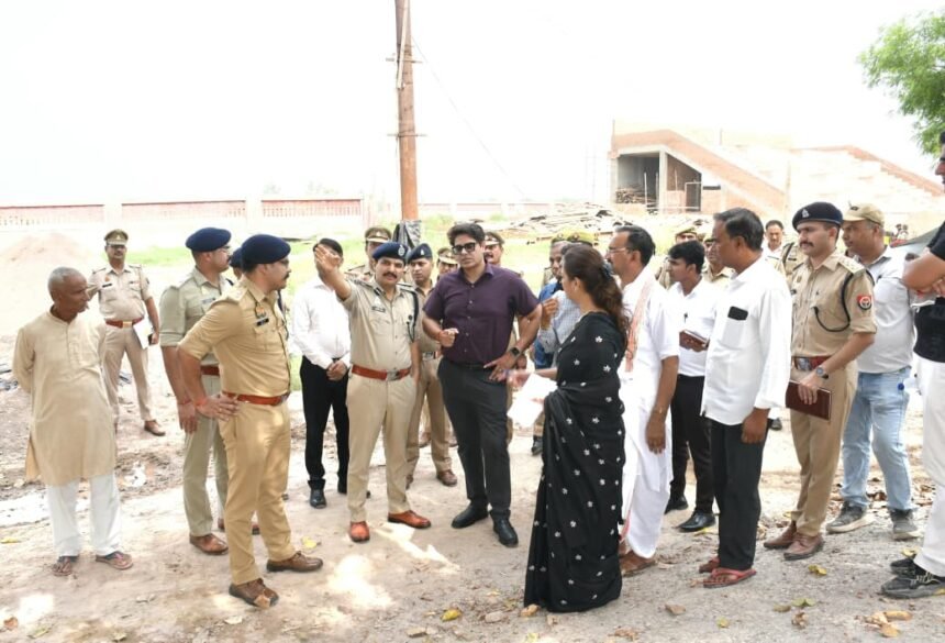 Divisional Commissioner and DIG Inspect Security Preparations for Pura Mahadev Shivratri Fair IMAGE CREDIT TO पुलिस