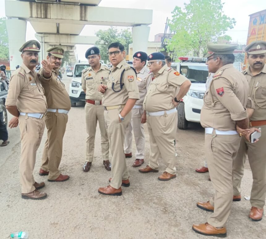 Traffic Officials Conduct Joint Inspection of Kanwar Yatra Preparations at the Delhi–Ghaziabad Border IMAGE CREDIT TO POLICE
