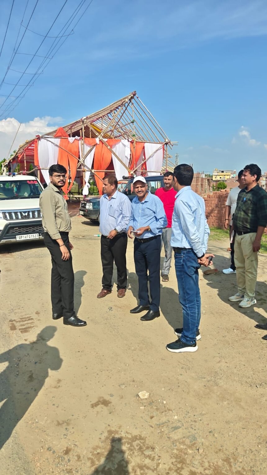 SDM Loni Reviews Kanwar Yatra Preparations, Inspects Routes IMAGE CREDIT TO रिपोर्टर