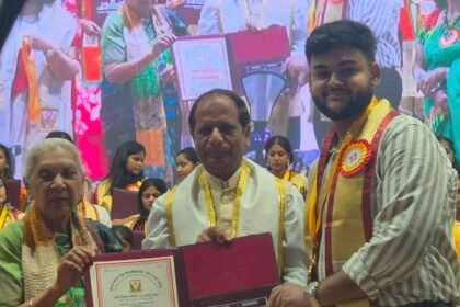 12 IMS Ghaziabad Students Shine at University Level, Four Receive Gold Medals IMAGE CREDIT TO इंस्टीट्यूट
