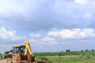 Ghaziabad Development Authority's Major Action: Illegal Colonies Being Developed Across Approximately 13 Bighas in Muradnagar Demolished. IMAGE CREDIT TO प्राधिकरण
