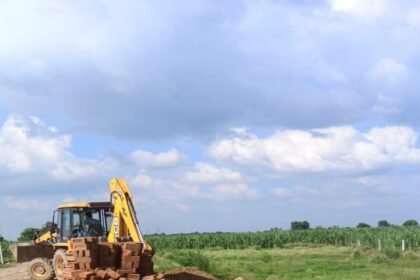 Ghaziabad Development Authority's Major Action: Illegal Colonies Being Developed Across Approximately 13 Bighas in Muradnagar Demolished. IMAGE CREDIT TO प्राधिकरण