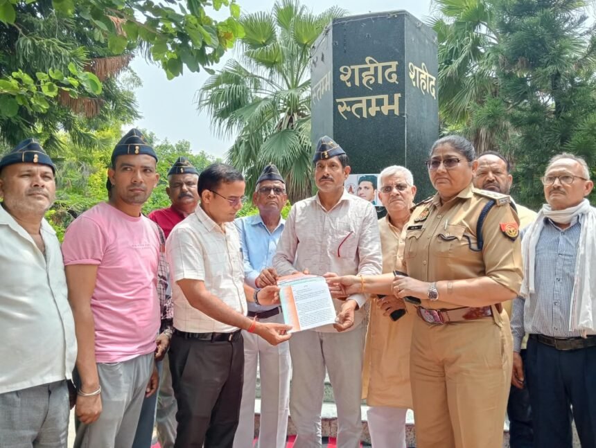 Four Police Personnel, Including Two Sub-Inspectors, Sent to Police Lines for Negligence in Gaurav Tyagi Murder Case IMAGE CREDIT TO रिपोर्टर