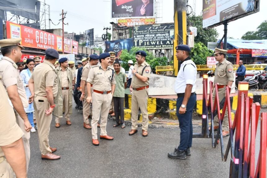 DIG Conducts Foot Patrol on Kanwar Routes to Review Security Arrangements, Directs Special Vigilance for Four Days | IMAGE CREDIT TO पुलिस