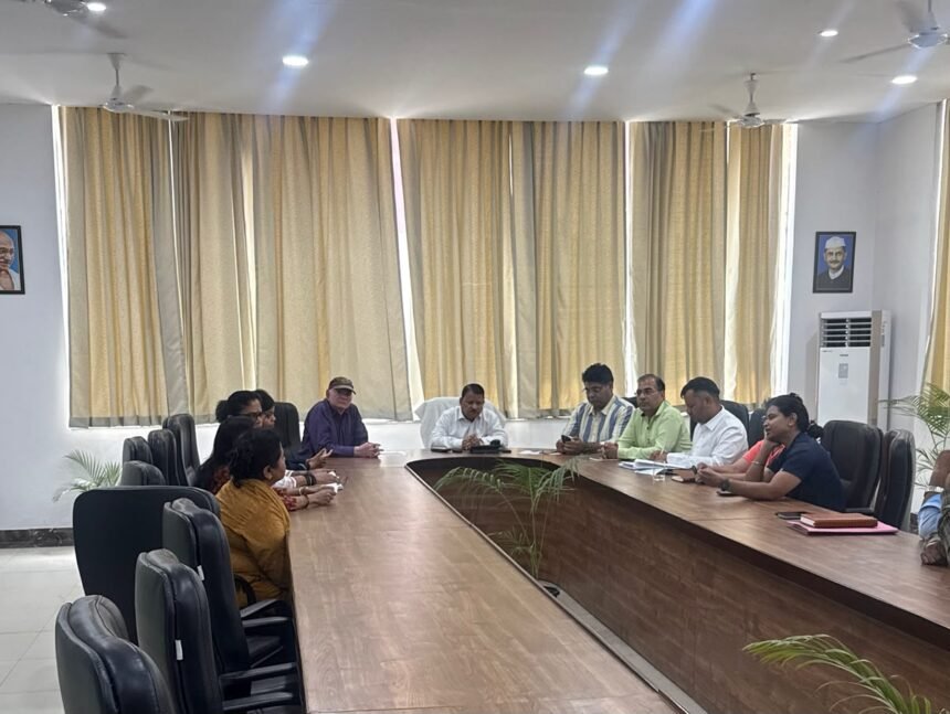 Greater Noida Authority’s New Initiative to Address Stray Dog Issues, Society-Wise Meetings to Be Held Every Week | IMAGE CREDIT TO प्राधिकरण