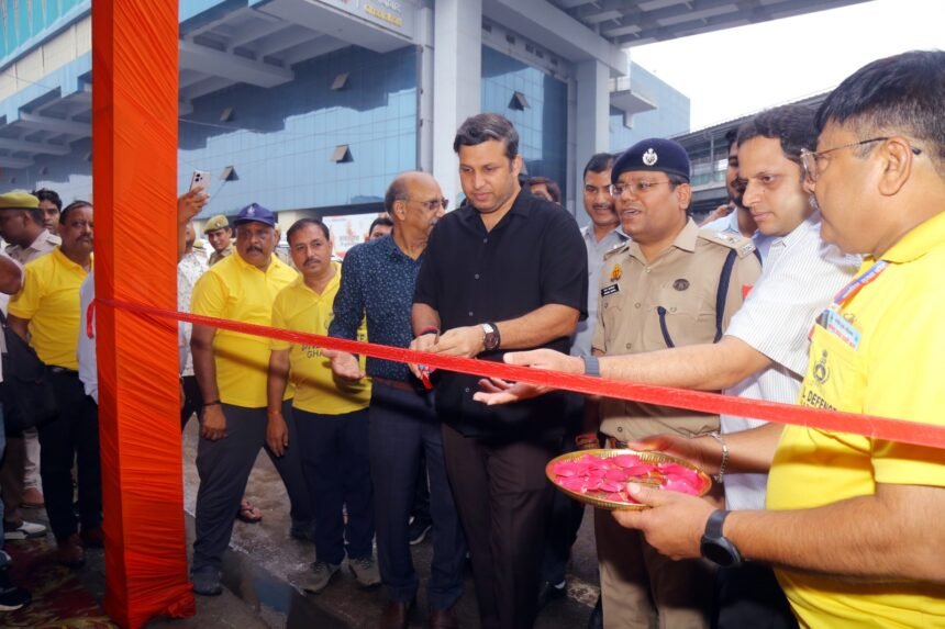 Integrated Control Room Launched in Ghaziabad to Monitor Kanwar Yatra, Surveillance Through 2,000 CCTV Cameras | IMAGE CREDIT TO सूचना विभाग