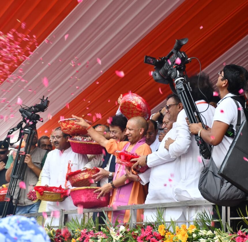 In Meerut, Chief Minister Yogi Adityanath showered flowers on Kanwariyas and conducted an aerial survey to review arrangements along the Kanwar Yatra route. IMAGE CREDIT TO सूचना विभाग