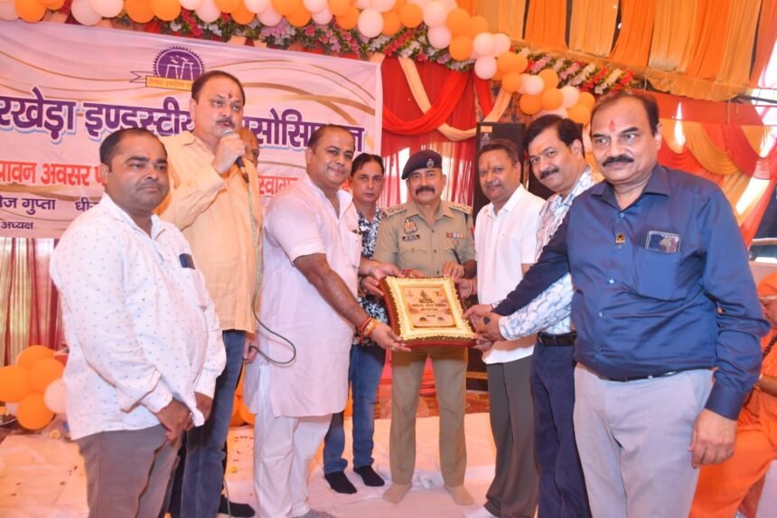 Grand inauguration of the 29th Kanwar Seva Camp in Dhir Khera; industrialists stepped forward to serve Shiva devotees. IMAGE CREDIT TO रिपोर्टर