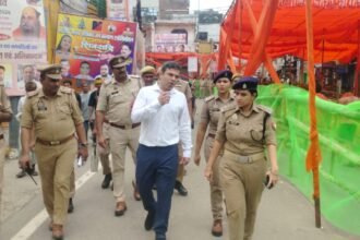 Additional CP Rajkaran Naiyyar Keeps a Close Watch on the Security of Shri Dudheshwar Nath Temple, Inspects Police Personnel Deployed on Duty IMAGE CREDIT TO पुलिस