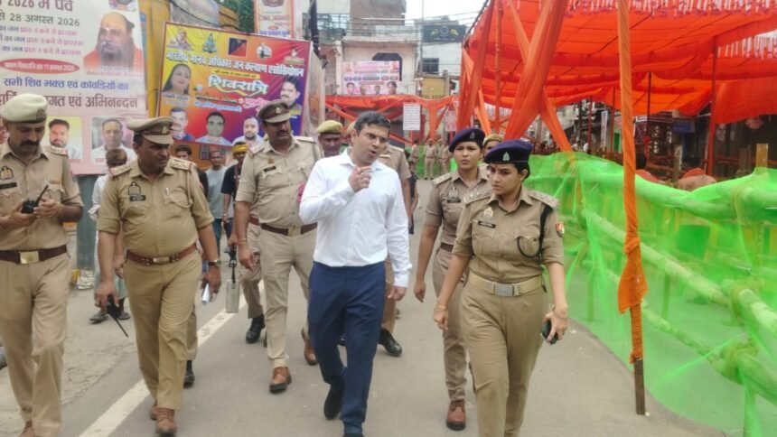 Additional CP Rajkaran Naiyyar Keeps a Close Watch on the Security of Shri Dudheshwar Nath Temple, Inspects Police Personnel Deployed on Duty IMAGE CREDIT TO पुलिस