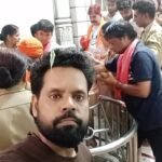 On the second Monday of Sawan, a massive crowd of devotees gathered at the Dudheshwar Nath Temple, as the air resonated with chants of “Bam Bhole.” IMAGE CREDIT TO रिपोर्टर