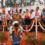 The Ghaziabad Development Authority accorded a grand welcome to Shiva devotees, with public representatives and officials extending their services to the pilgrims. IMAGE CREDIT TO प्राधिकरण