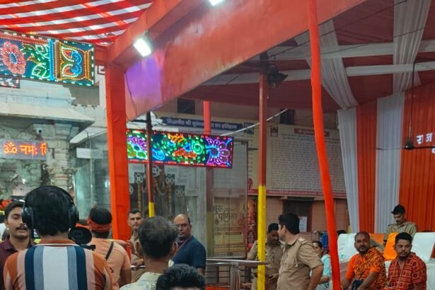 A Massive Gathering of Devotees at Dudheshwar Nath Temple on Sawan Shivratri, Devotees Remained Steadfast Despite the Rain IMAGE CREDIT TO रिपोर्टर