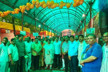 Municipal Corporation’s Kanwar Camp Concludes Amid Chants of “Har Har Mahadev,” Mayor and Municipal Commissioner Distribute Prasad to Shiva Devotees IMAGE CREDIT TO नगर निगम