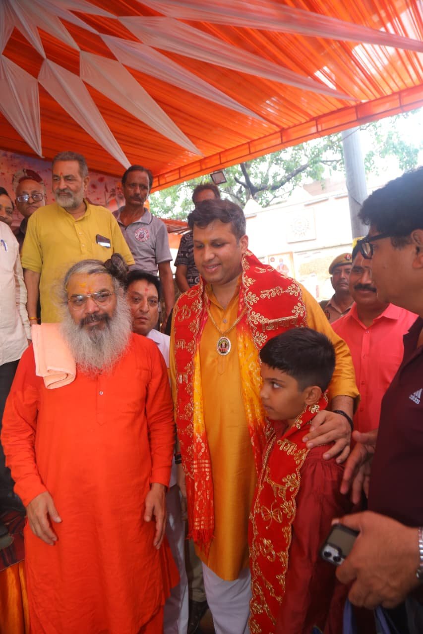 District Magistrate Visits Dudheshwar Nath Temple on Sawan Shivratri, Performs Jalabhishek and Prays for the Prosperity and Well-Being of the District IMAGE CREDIT TO सूचना विभाग