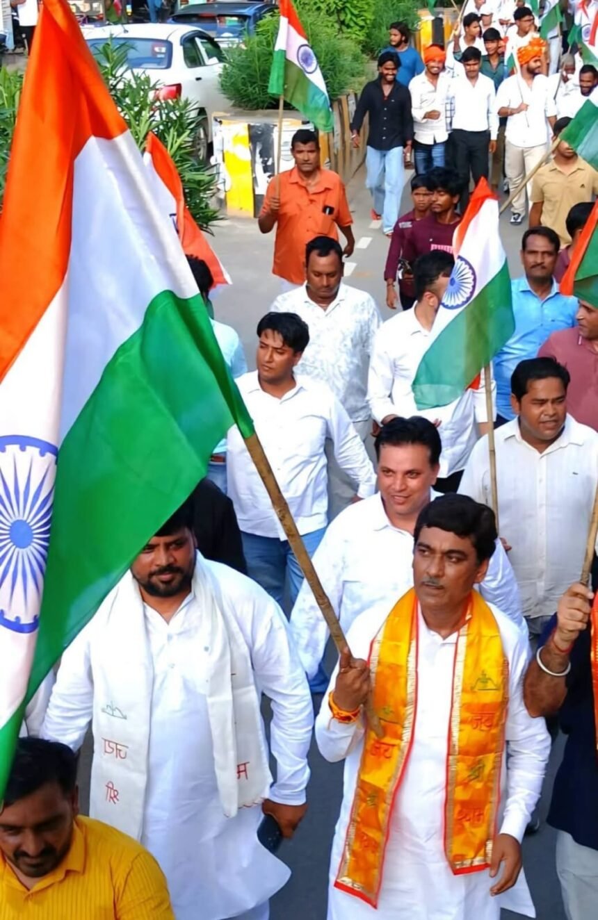 Grand Tiranga Yatra Held in Garh Under the Har Ghar Tiranga Campaign IMAGE CREDIT TO रिपोर्टर