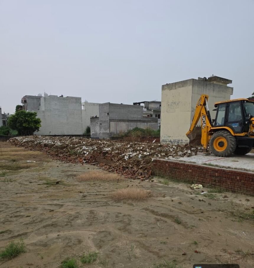 Major GDA Action in Modinagar: Illegal Colonies Being Developed Across 21,000 Square Metres Demolished IMAGE CREDIT TO प्राधिकरण