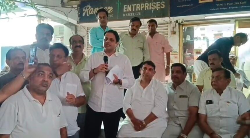 Municipal Commissioner Ends Traders’ Protest, Extends House Tax Rebate Deadline Till August 31 IMAGE CREDIT TO नगर निगम