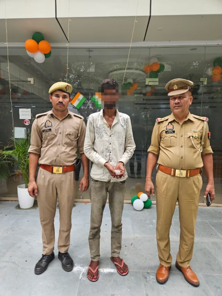 Clever Thief Arrested for Stealing Earrings from a Woman’s Ear; Yellow-Metal Earring Recovered IMAGE CREDIT TO पुलिस