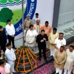 Independence Day Celebrated with Great Fanfare at the Municipal Corporation; Grand Rally Held with an 80-Foot Tricolour IMAGE CREDIT TO इंस्टीट्यूट