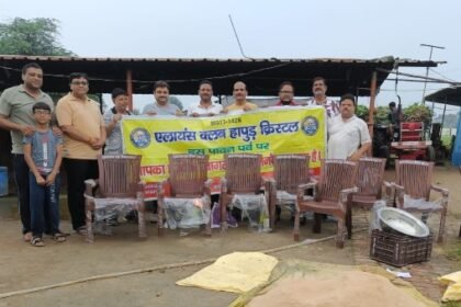 Alliance Club Crystal Provides Cow Service at Gaushala, Feeds Fruits and Fodder to Cattle IMAGE CREDIT TO रिपोर्टर