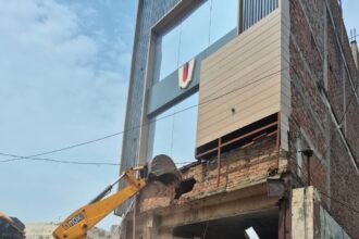 GDA Takes Action Against Illegal Constructions: Property Sealed in Morta, Unauthorized Construction Demolished in Lohianagar IMAGE CREDIT TO प्राधिकरण