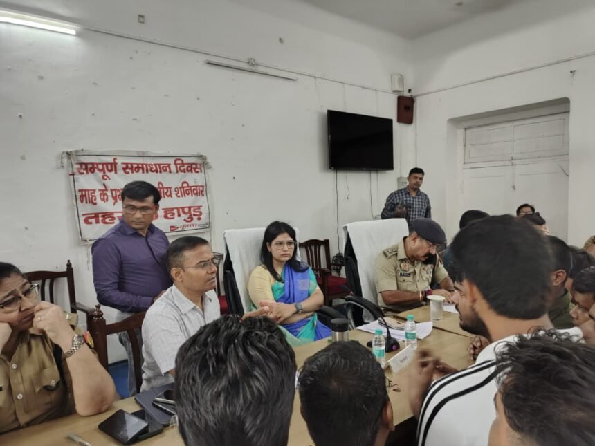105 Complaints Registered at Tehsil Day; 17 Resolved on the Spot, DM Held Baby Shower Ceremony for Pregnant Women and Distributed Nutrition Kits. IMAGE CREDIT TO सूचना विभाग