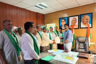 Farmers Hold Panchayat at Yamuna Development Authority, Submit 12-Point Demand Letter Seeking Resolution Within Two Months | IMAGE CREDIT TO: रिपोर्टर
