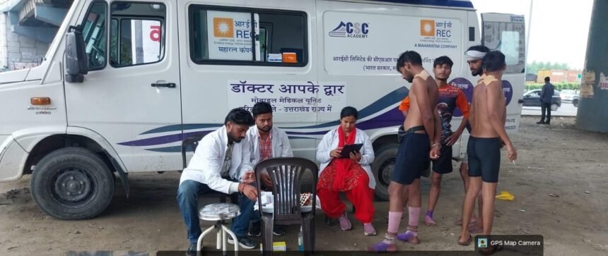 The Health Department’s mobile medical units proved to be a lifeline on the Kanwar route, providing immediate treatment to 7,000 Shiva devotees. IMAGE CREDIT रिपोर्टर