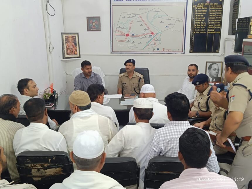 Police and administrative officials held a meeting to review preparations for the Urs fair, reaching a consensus on security and traffic management arrangements. IMAGE CREDIT TO रिपोर्टर