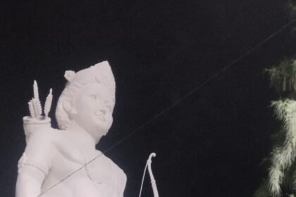 The Municipal Corporation has installed a 22-foot-tall statue of Lord Shri Ram at Shri Ram Setu. IMAGE CREDIT TO नगर निगम