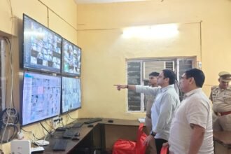 Municipal Corporation Active Even at Night: Municipal Commissioner Inspects Kanwar Route and Camps, Reviews Arrangements IMAGE CREDIT TO नगर निगम