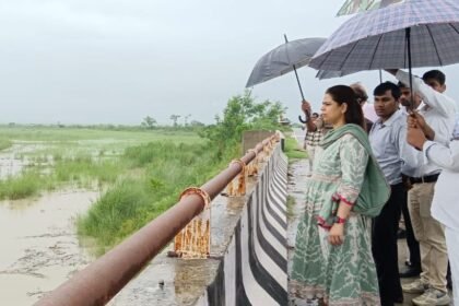 DM Inspects Flood-Affected Areas, Assures Villagers of Dam Construction IMAGE CREDIT TO सूचना विभाग