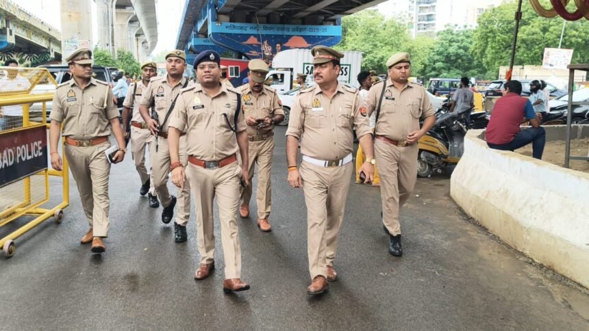 Kanwar Yatra: DCP Dhawal Jaiswal Reviews Arrangements in Madhuban Bapudham Area, Issues Necessary Instructions to Officials | IMAGE CREDIT TO POLICE