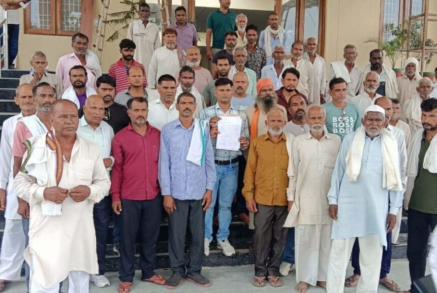 Allegations of Encroachment on Chaupal and Community Marriage Hall, Villagers Appeal to DM | IMAGE CREDIT TO रिपोर्टर