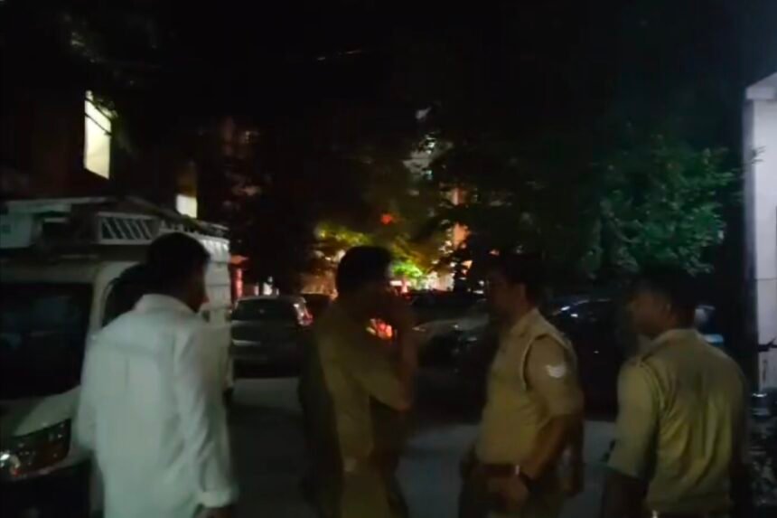 Friend Opens Fire on Young Man Who Went Out to Eat Chow Mein; Injured After Being Hit by Two Bullets — IMAGE CREDIT TO पुलिस