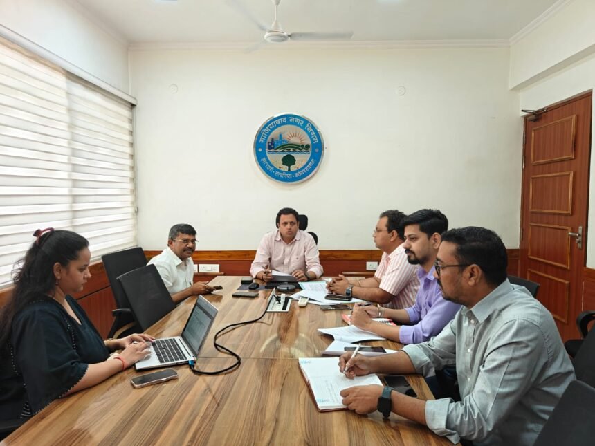 Air Quality Index: Municipal Corporation to Purchase 12 Mechanized Road-Sweeping Machines to Improve Air Quality — IMAGE CREDIT TO नगर निगम